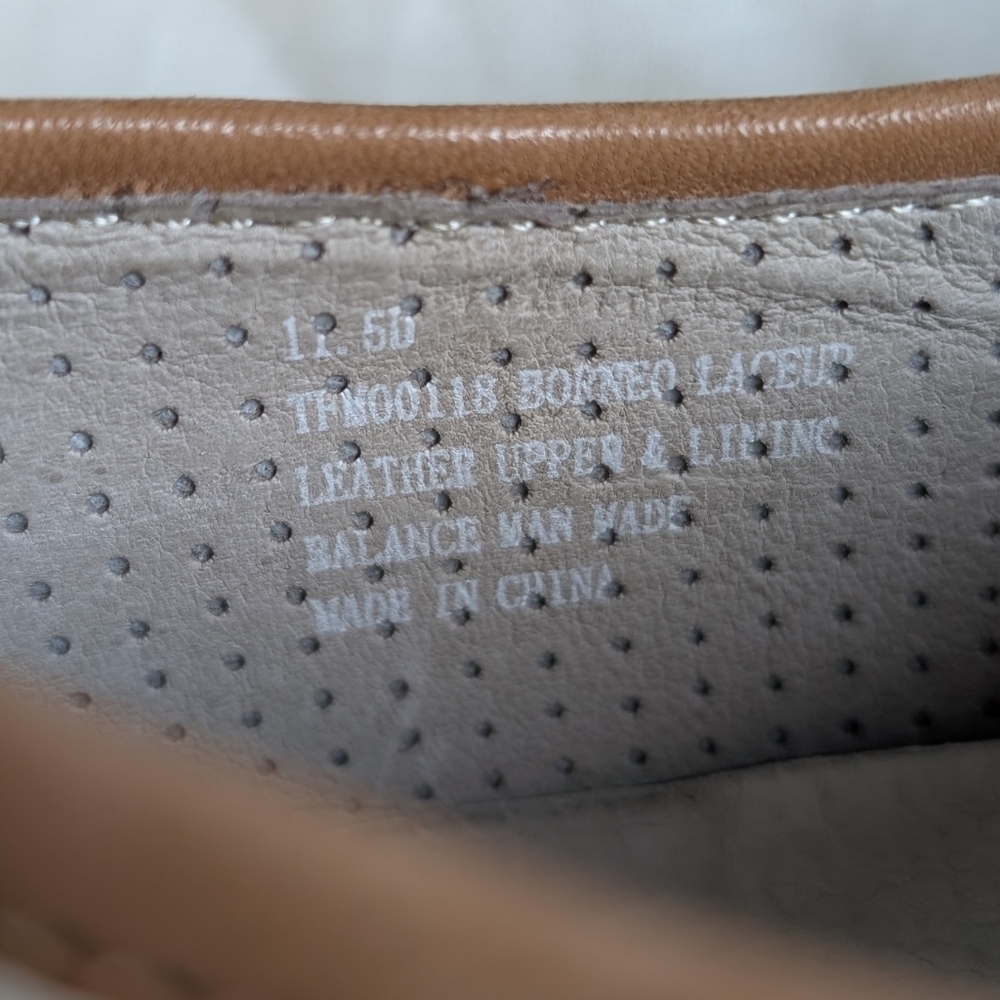 Tommy Bahama Men’s Borneo lace up perforated leather sneakers Size 11 1/2 NWOB - Picture 7 of 7